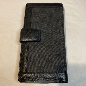 Black GUCCI clutch/ wallet